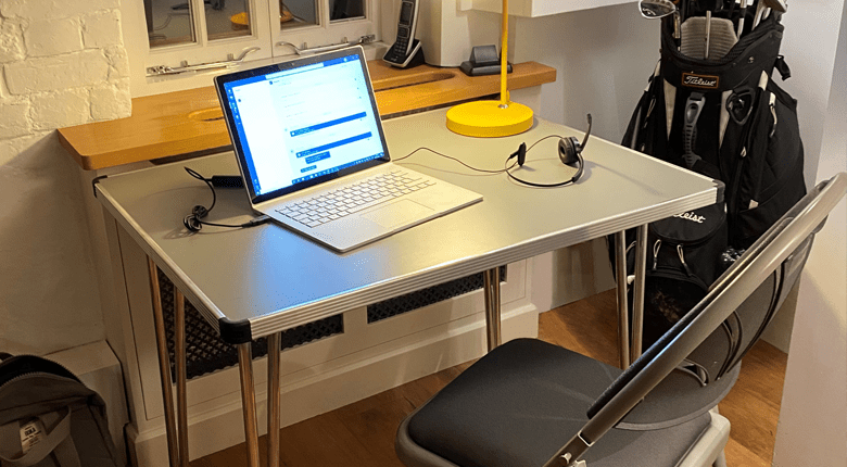 A folding solution for Working from Home